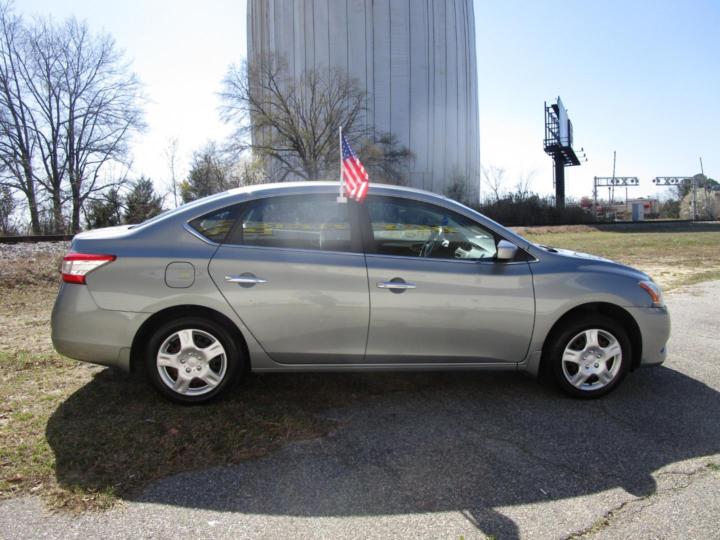 2014 Gray Nissan Sentra (3N1AB7AP9EY) , located at 2553 Airline Blvd, Portsmouth, VA, 23701, (757) 488-8331, 36.813889, -76.357597 - Down Payment: $999 Weekly Payment: $90 APR: 23.9% Repayment Terms: 42 Months ***CALL ELIZABETH SMITH - DIRECTOR OF MARKETING @ 757-488-8331 TO SCHEDULE YOUR APPOINTMENT TODAY AND GET PRE-APPROVED RIGHT OVER THE PHONE*** - Photo#4